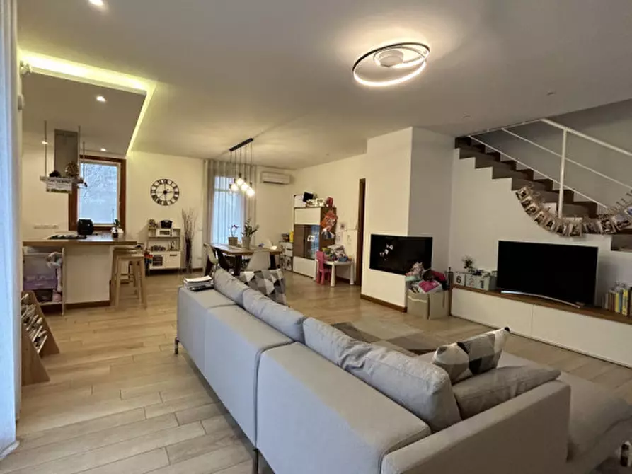 Immagine 1 di Casa bifamiliare in vendita  in Via della Cerva a Noale