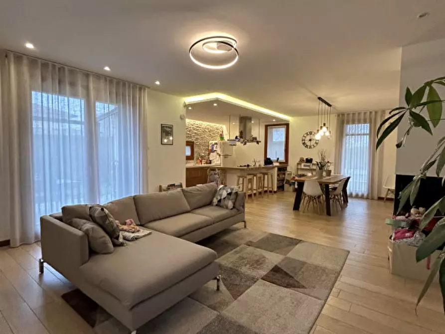 Immagine 2 di Casa bifamiliare in vendita  in Via della Cerva a Noale