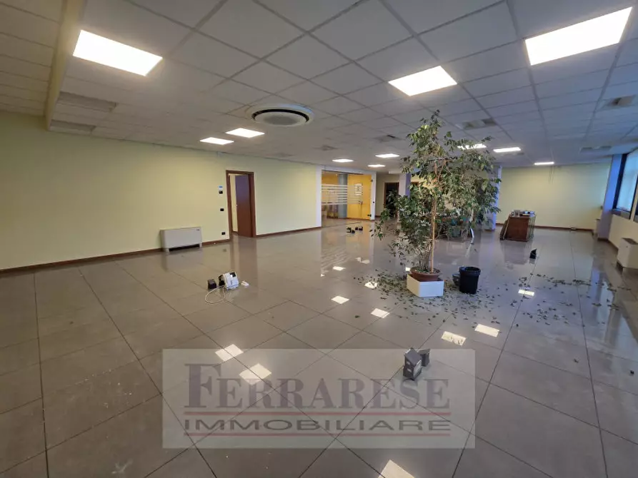 Immagine 9 di Ufficio in affitto  in via sesta strada a Padova