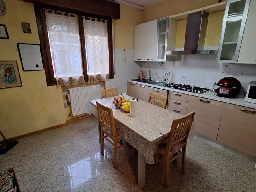 Immagine 3 di Camera in affitto  in via Pegli a Modena