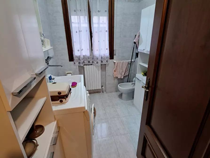 Immagine 14 di Camera in affitto  in via Pegli a Modena