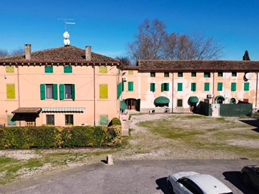 Immagine 8 di Rustico / casale in vendita  a Mozzecane
