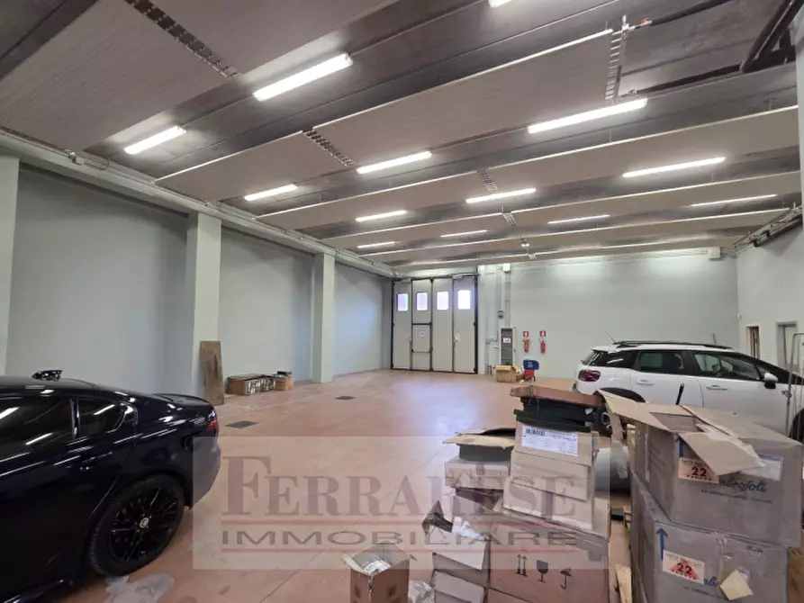 Immagine 3 di Magazzino in affitto  in via sesta strada a Padova