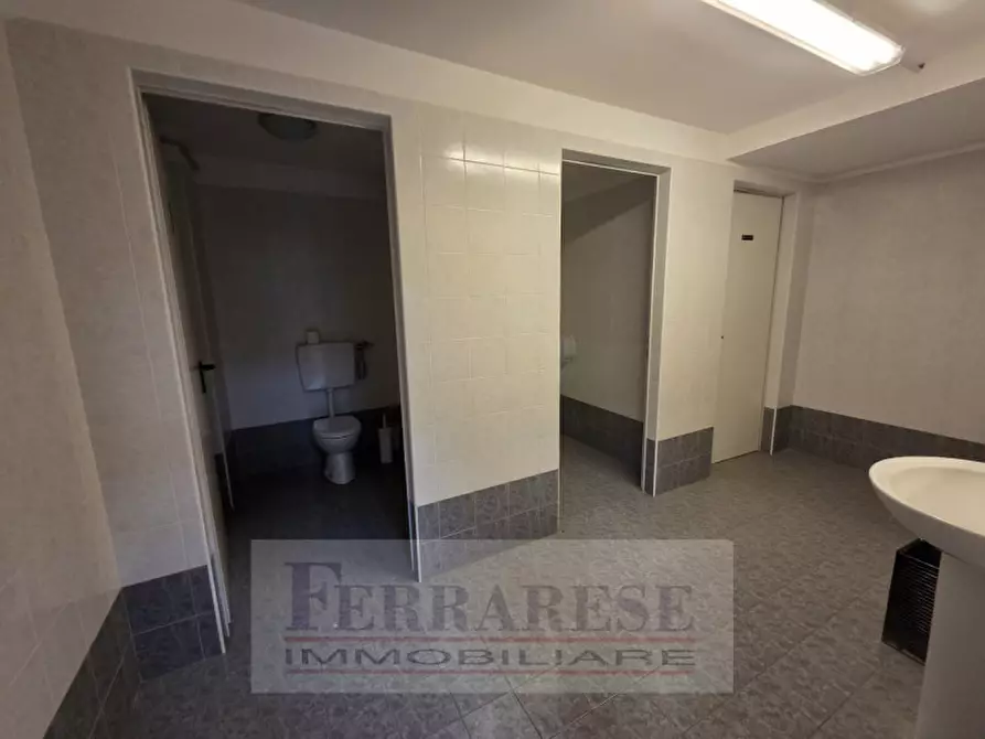 Immagine 4 di Magazzino in affitto  in via sesta strada a Padova