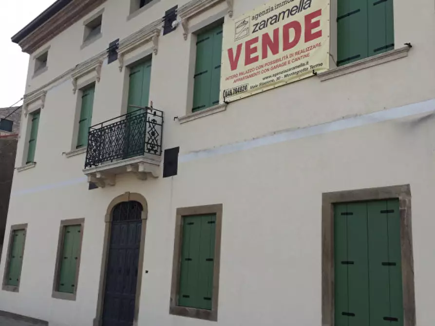 Immagine 11 di Appartamento in vendita  in Via Terme a Battaglia Terme