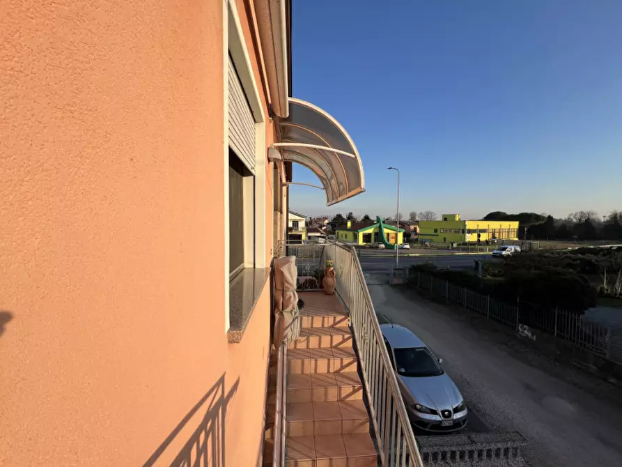 Immagine 10 di Appartamento in vendita  in Strada Statale 309 Romea, 11 a Chioggia