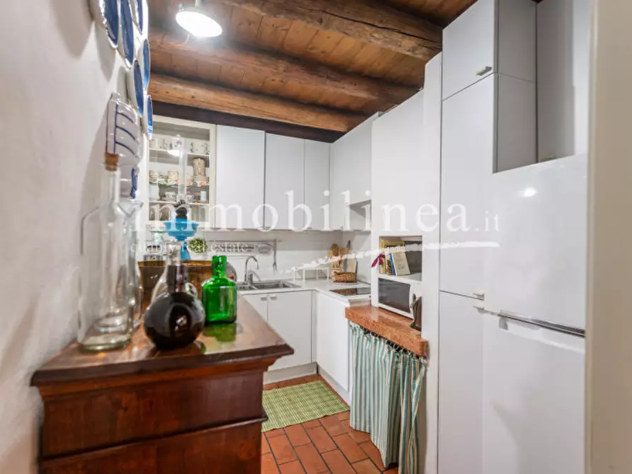 Immagine 2 di Palazzo in vendita  in Via Porta San Zeno a Lazise