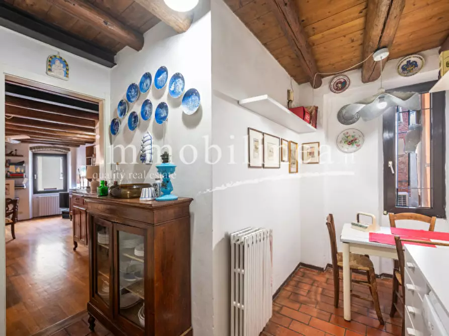 Immagine 3 di Palazzo in vendita  in Via Porta San Zeno a Lazise