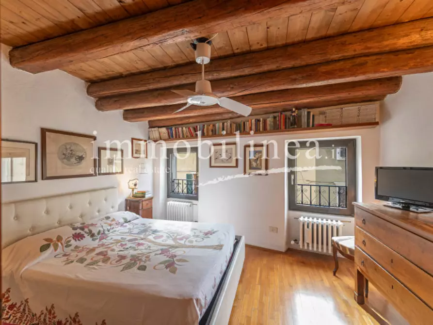 Immagine 10 di Palazzo in vendita  in Via Porta San Zeno a Lazise