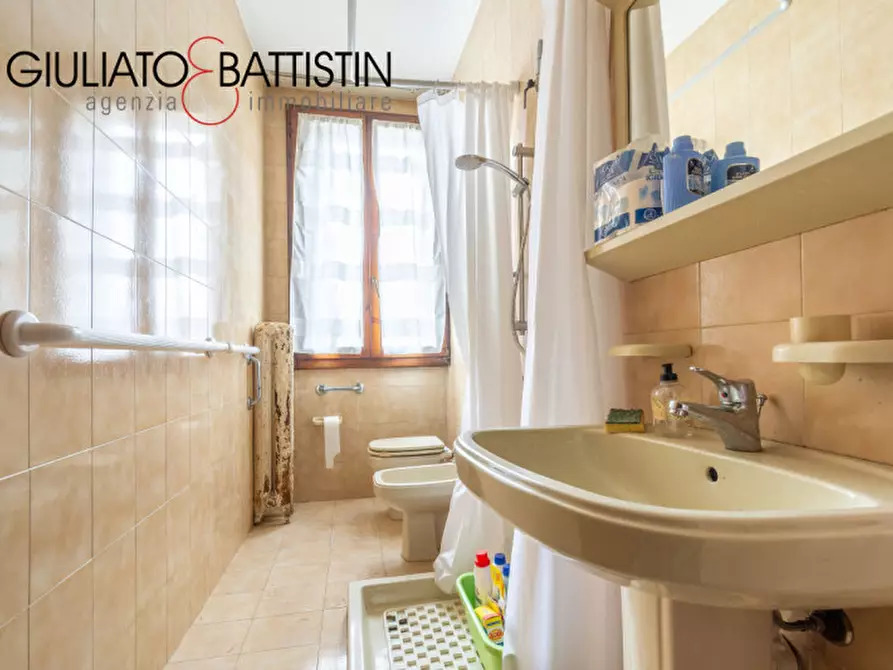 Immagine 8 di Appartamento in vendita  in Contrà S. Marco a Vicenza