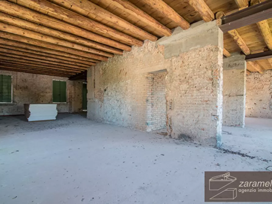 Immagine 12 di Appartamento in vendita  in Via Terme 78 a Battaglia Terme