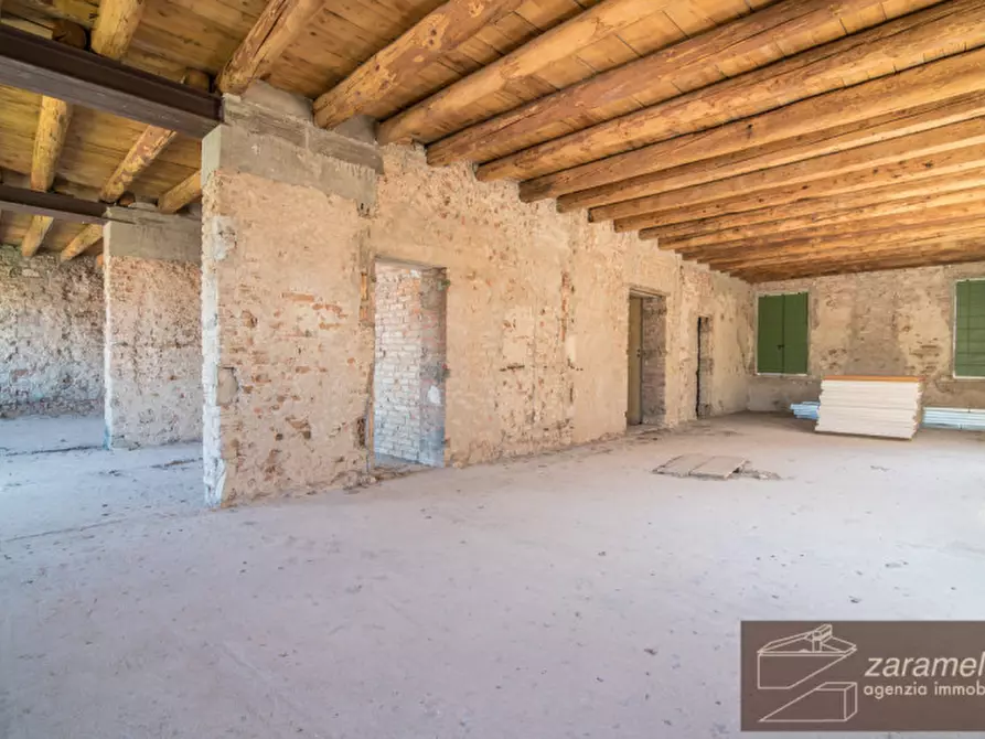 Immagine 11 di Appartamento in vendita  in Via Terme 78 a Battaglia Terme