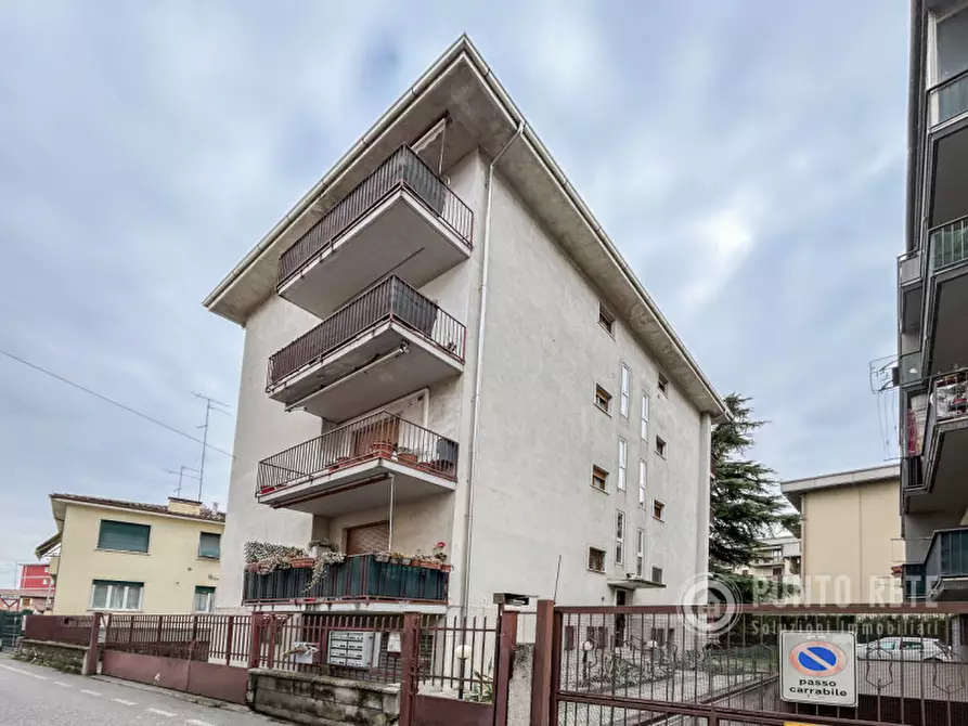 Immagine 23 di Appartamento in vendita  in Via Delle Pietre a Verona