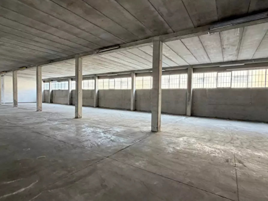 Immagine 8 di Capannone industriale in vendita  in VIA SACCO E VANZETTI a Ancona