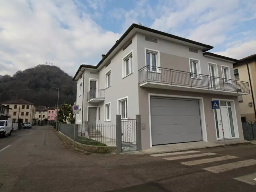 Immagine 2 di Casa indipendente in vendita  in Via Lanificio Rossi 8 a Torrebelvicino