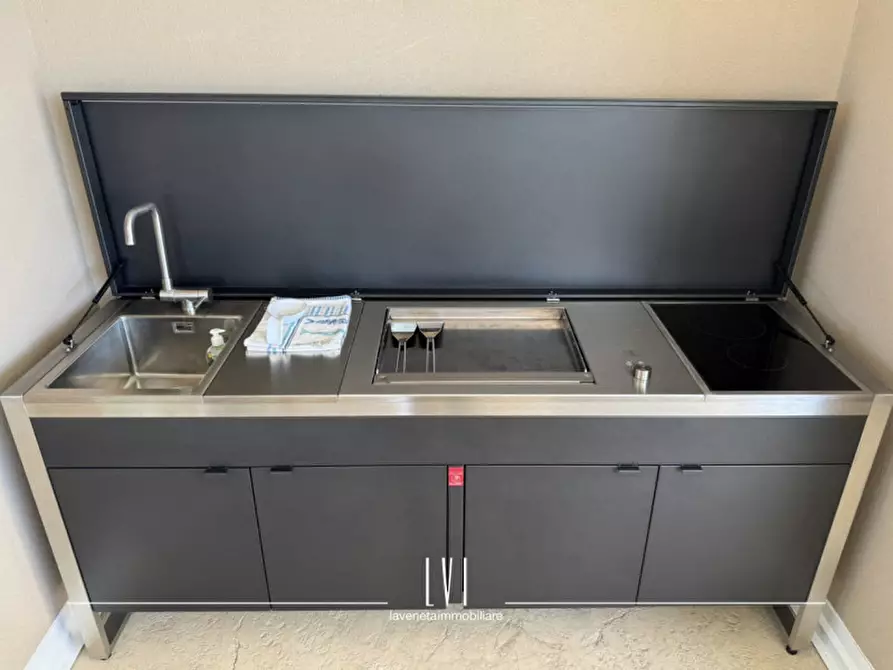 Immagine 37 di Attico in vendita  a Jesolo