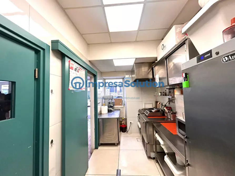 Immagine 11 di Attività commerciale in affitto  in Via Giovanni Merliani a Napoli