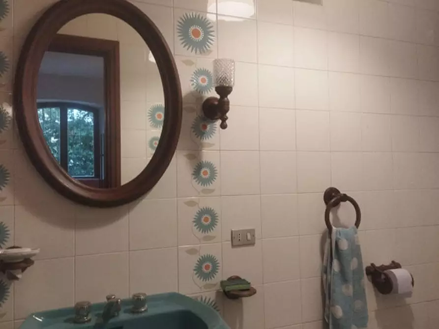 Immagine 11 di Villa in affitto  in Via Thaon De Revel a Ancona