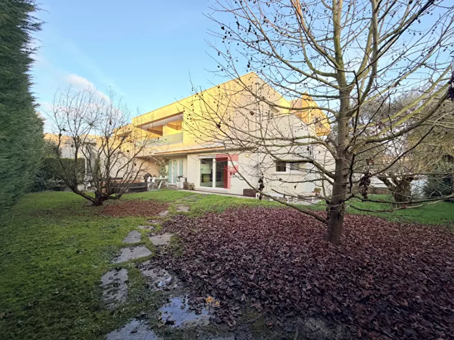 Immagine 28 di Casa trifamiliare in vendita  in Via Normandia a Padova