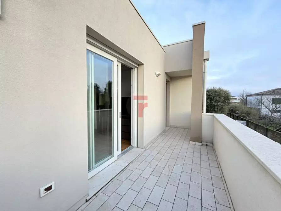Immagine 31 di Casa trifamiliare in vendita  in Via Normandia a Padova