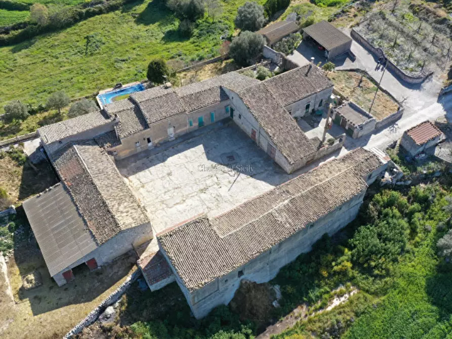 Immagine 1 di Villa in vendita  in SP 58 a Ragusa