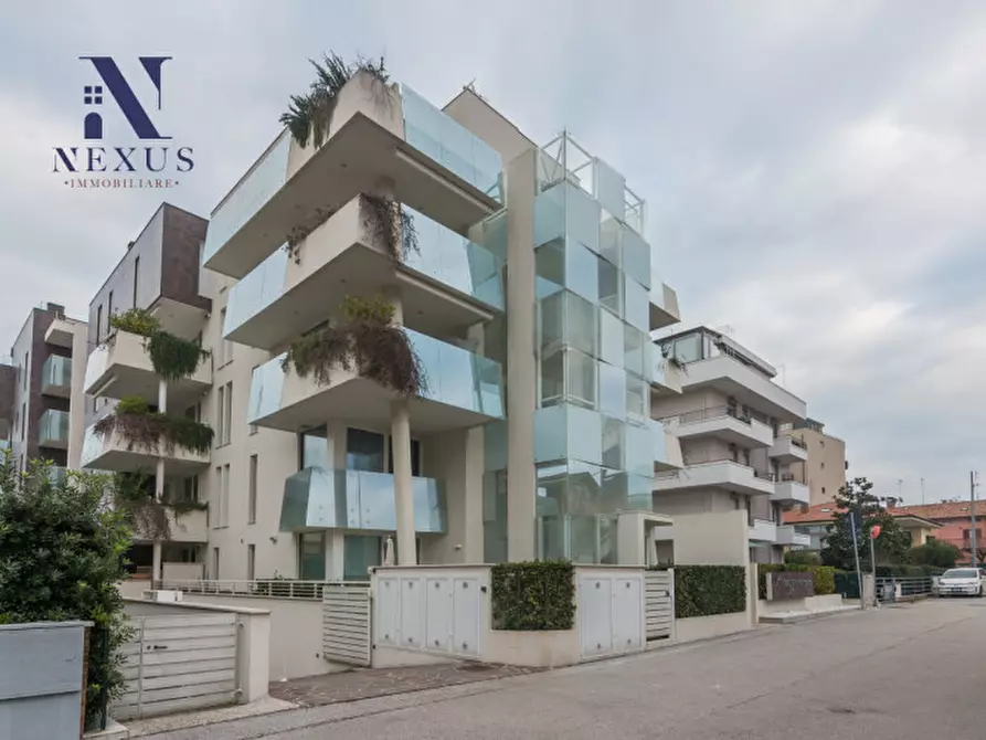 Immagine 2 di Appartamento in vendita  a Fano