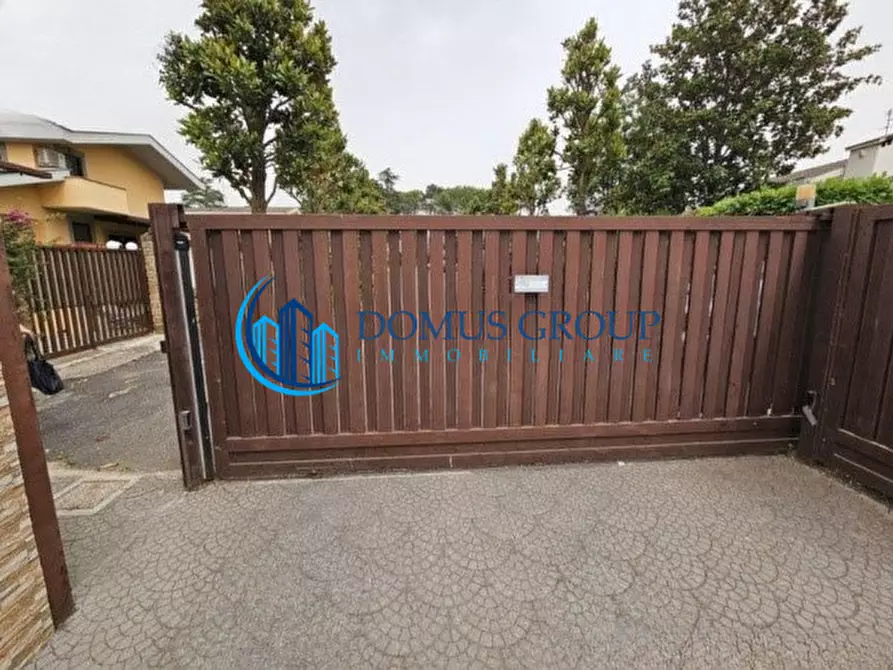 Immagine 4 di Villa in vendita  in Via Fratelli Maristi a Roma