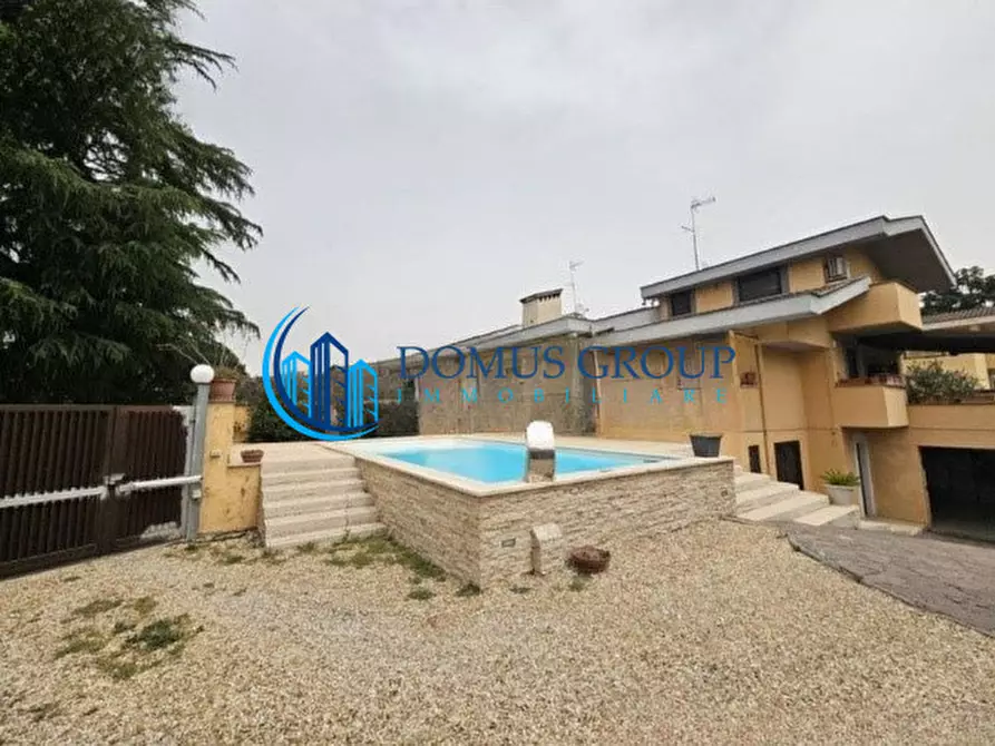 Immagine 6 di Villa in vendita  in Via Fratelli Maristi a Roma