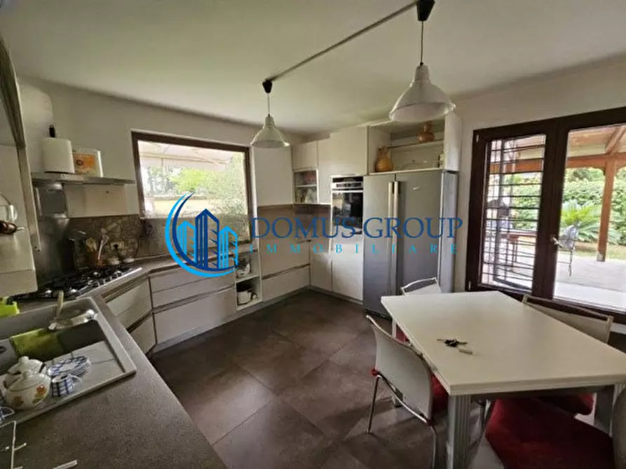 Immagine 11 di Villa in vendita  in Via Fratelli Maristi a Roma