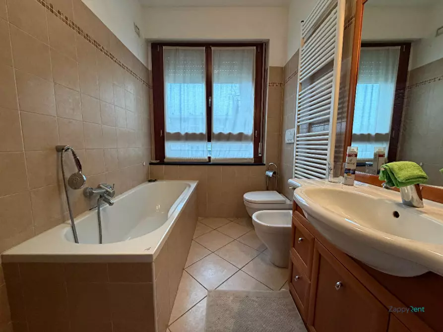 Immagine 16 di Appartamento in affitto  in Via Bruno Cassinari a Milano