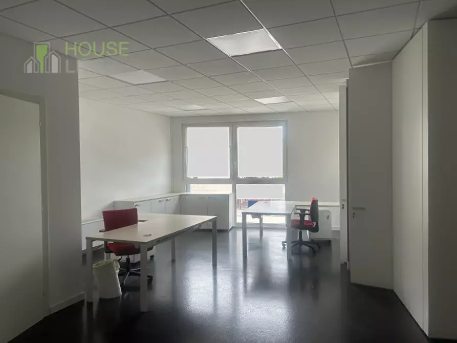 Immagine 1 di Ufficio in affitto  in Viale dell'industria a Schio