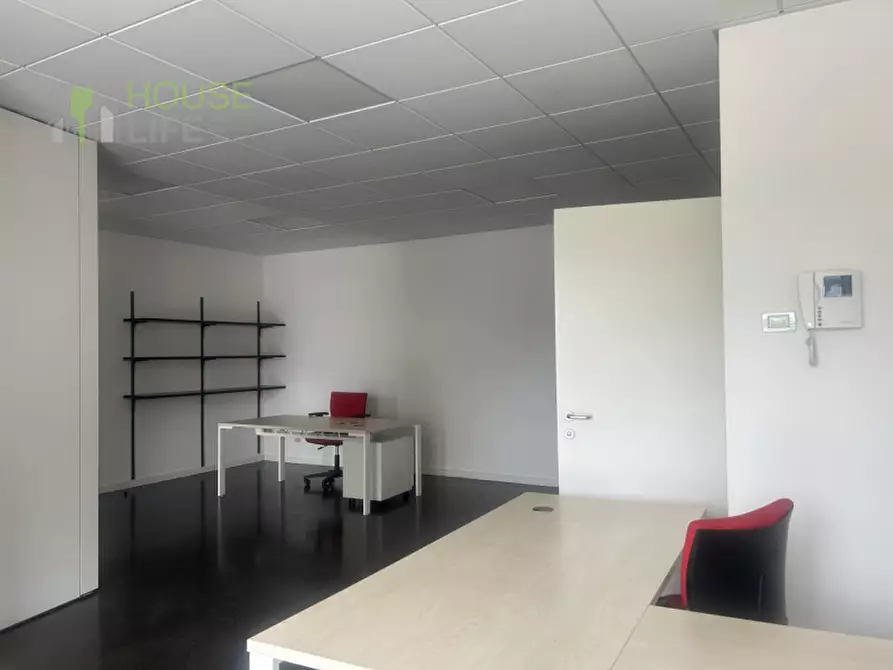 Immagine 3 di Ufficio in affitto  in Viale dell'industria a Schio