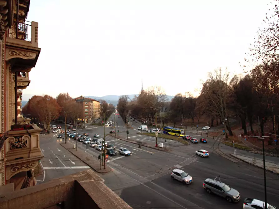 Immagine 3 di Appartamento in vendita  in Corso Regina Margherita, 102 a Torino