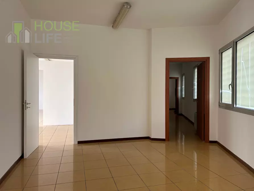 Immagine 3 di Negozio in affitto  in Via dei Boldù a Schio