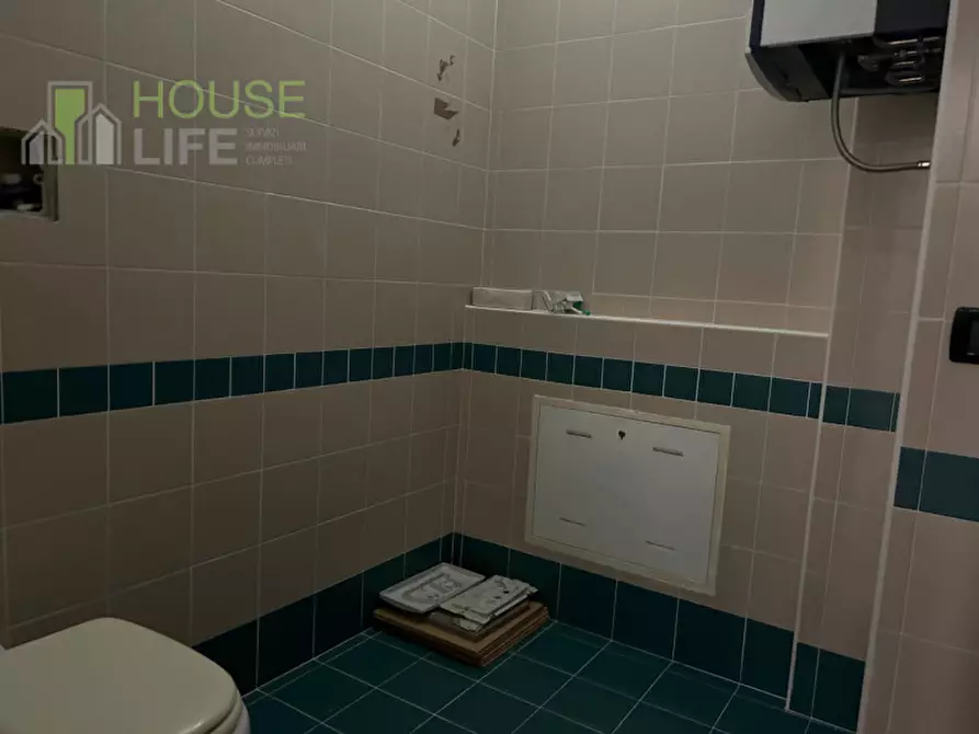 Immagine 10 di Negozio in affitto  in Via dei Boldù a Schio