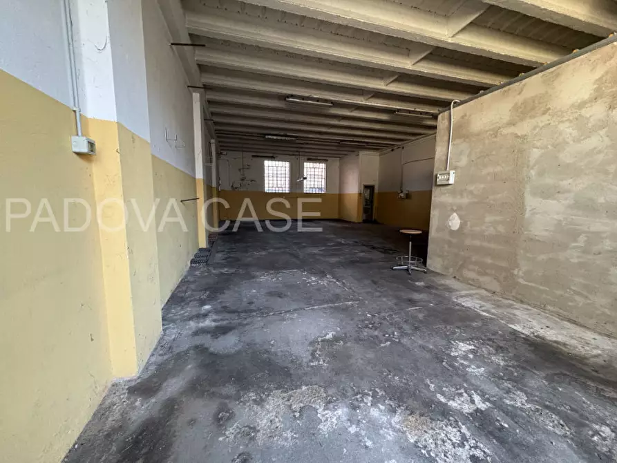 Immagine 7 di Laboratorio in vendita  in Via Belfiore a Padova