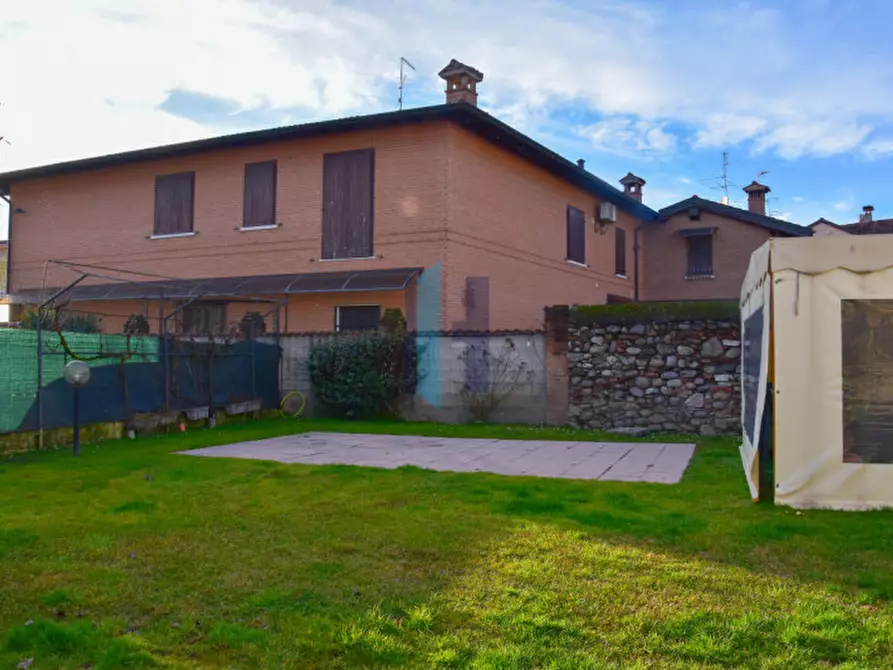 Immagine 2 di Casa bifamiliare in vendita  a Torbole Casaglia