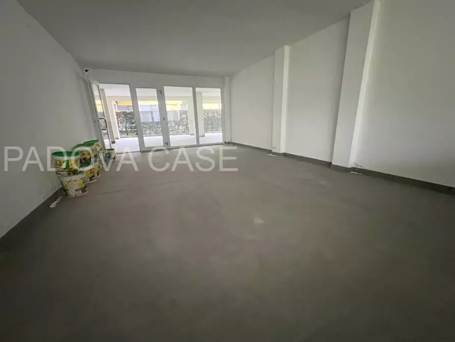 Immagine 3 di Magazzino in vendita  in via medici a Padova
