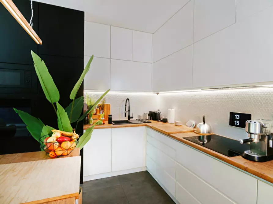 Immagine 2 di Appartamento in vendita  in via puccini a Albignasego