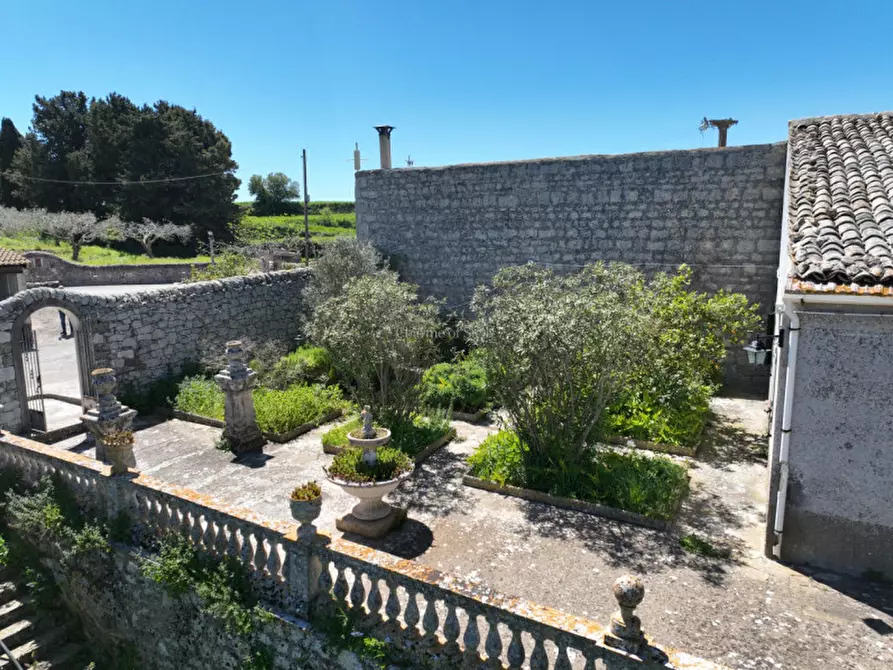 Immagine 10 di Villa in vendita  in SP 58 a Modica