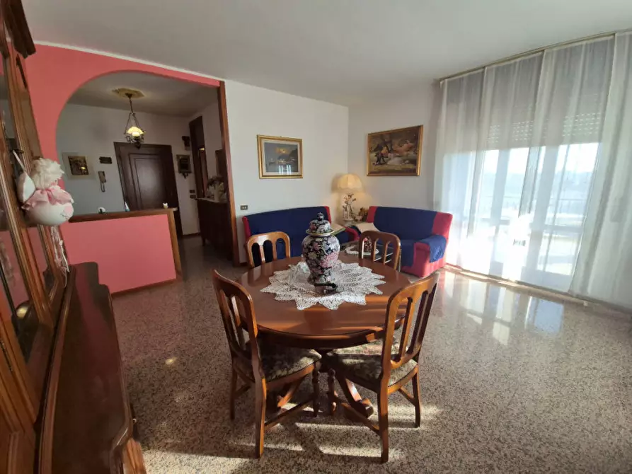 Immagine 2 di Appartamento in vendita  in Via Brigate Alpine a Villafranca Di Verona