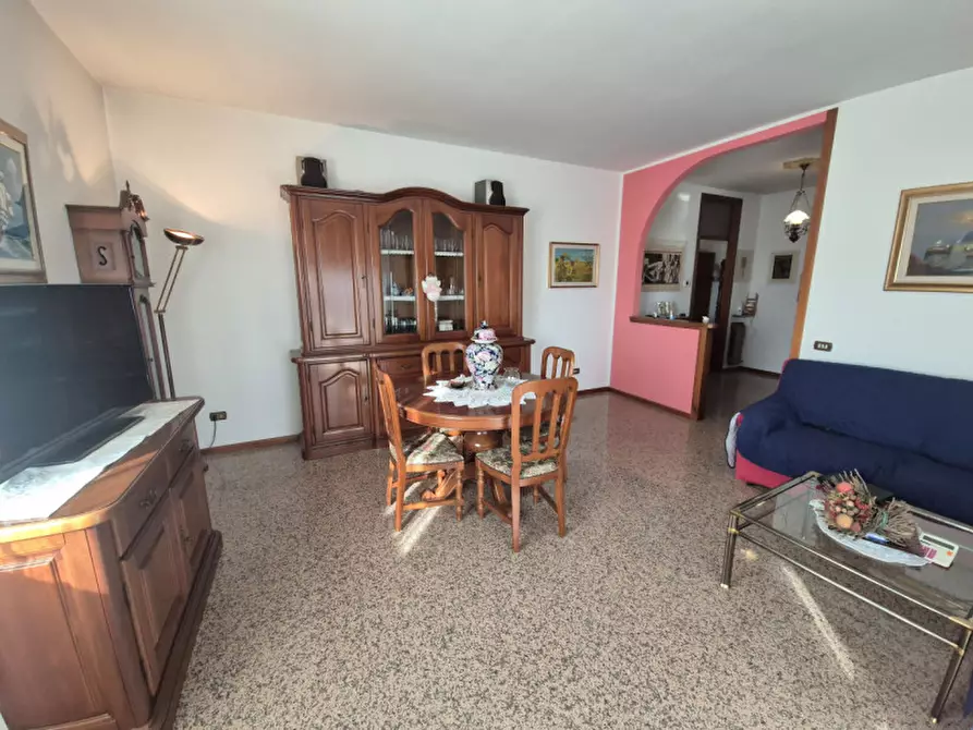 Immagine 3 di Appartamento in vendita  in Via Brigate Alpine a Villafranca Di Verona