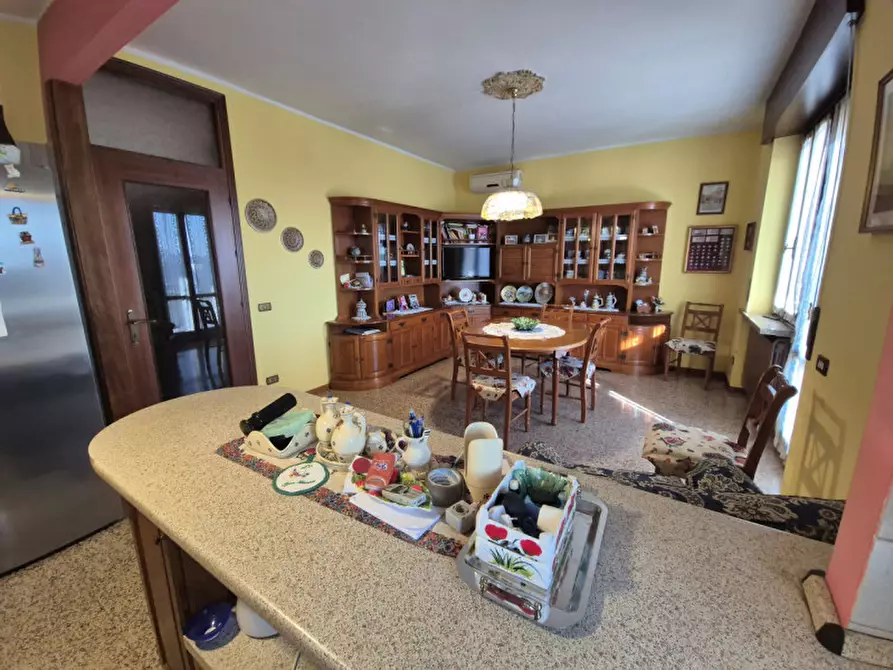 Immagine 8 di Appartamento in vendita  in Via Brigate Alpine a Villafranca Di Verona