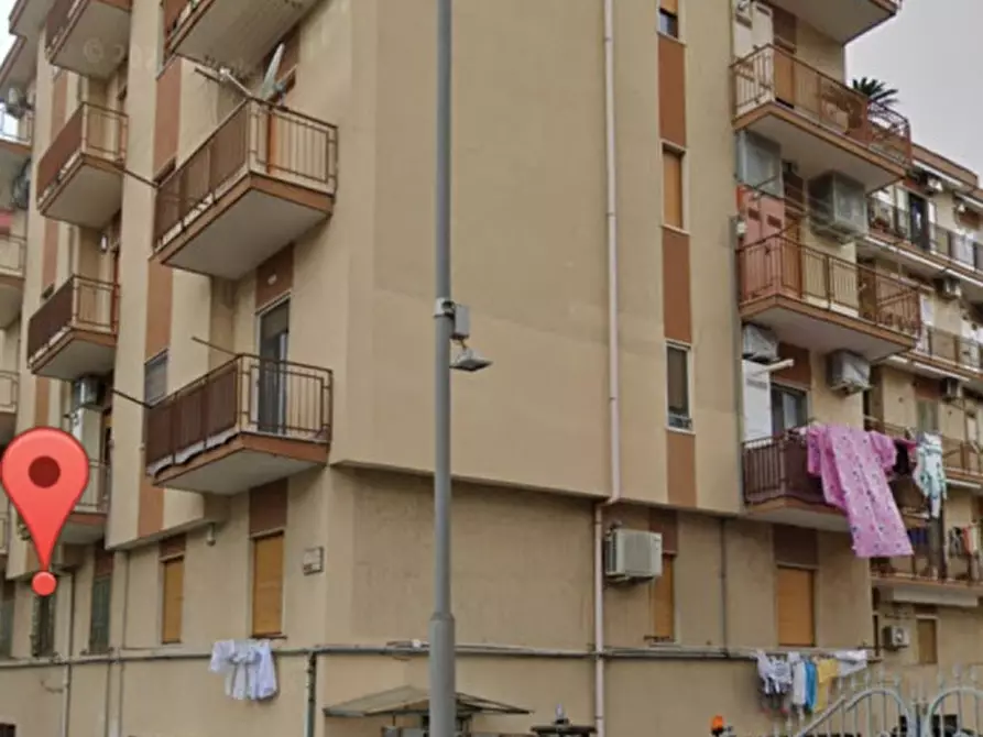 Immagine 1 di Magazzino in vendita  in Via Mattia Limongelli, 17 a Salerno