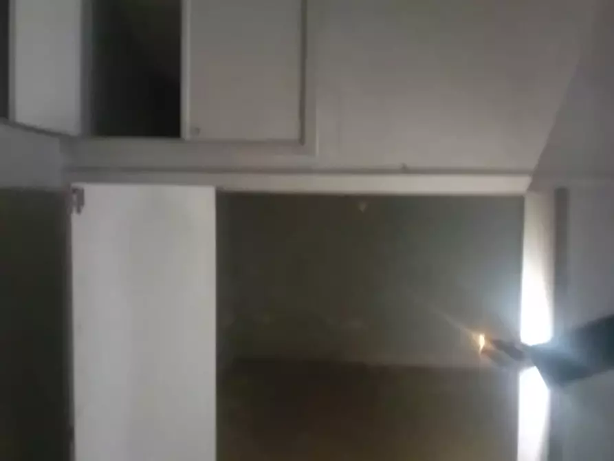 Immagine 4 di Magazzino in vendita  in Via Mattia Limongelli, 17 a Salerno