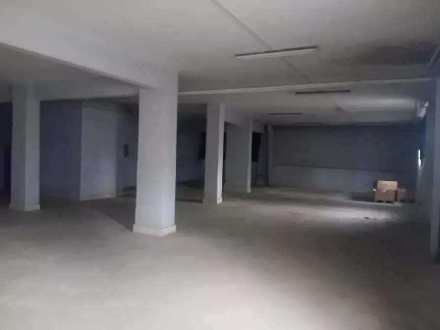 Immagine 6 di Magazzino in vendita  in Via Mattia Limongelli, 17 a Salerno