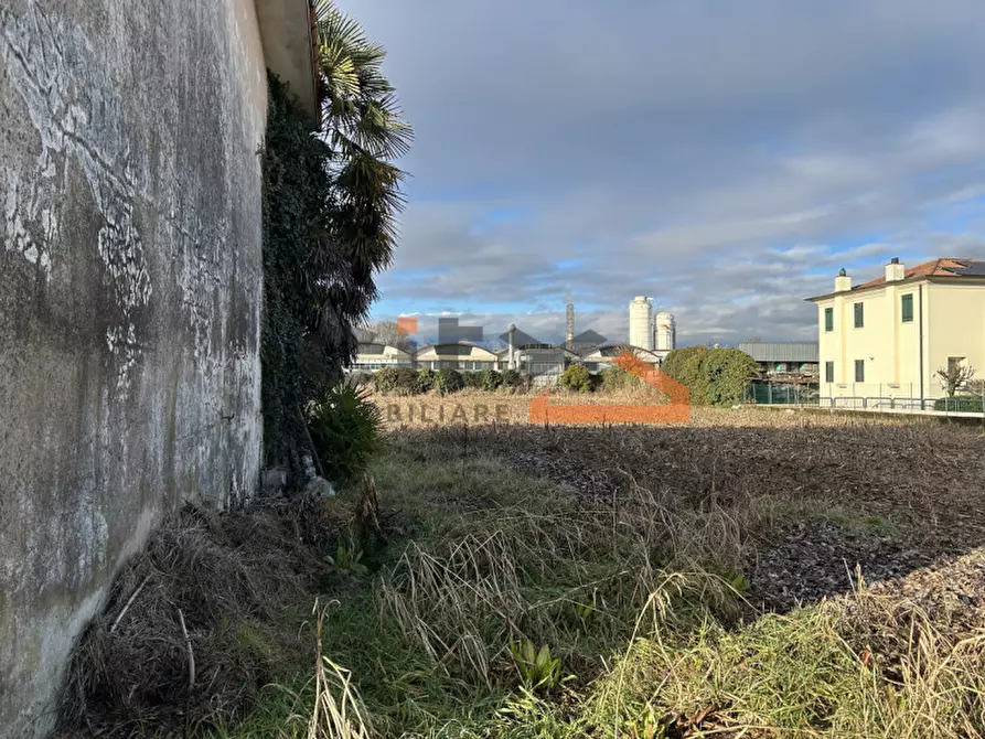 Immagine 9 di Terreno in vendita  a Rossano Veneto
