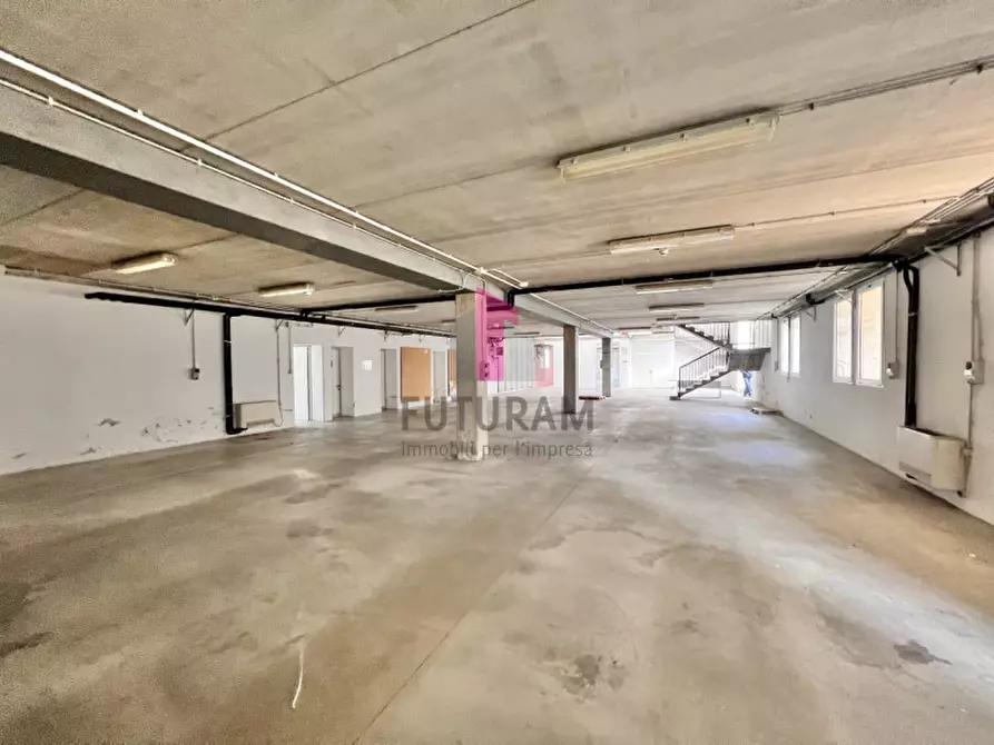 Immagine 2 di Capannone industriale in affitto  a Vicenza