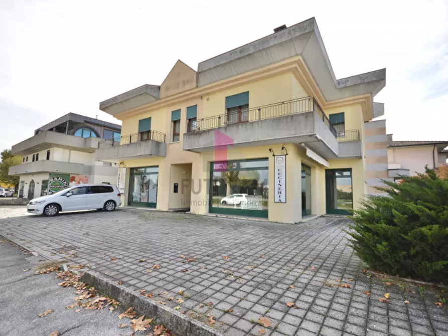 Immagine 2 di Negozio in affitto  a Grisignano Di Zocco