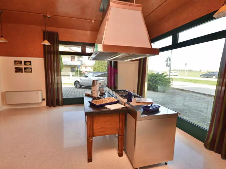 Immagine 4 di Negozio in affitto  a Grisignano Di Zocco